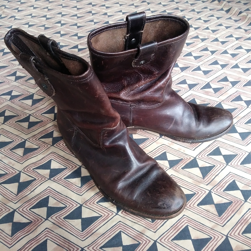 6 for $25 Please read!! Need resoled Frye Boots